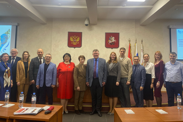 Round table "Current issues of training specialists for scientific and production complexes of oil and gas companies" Round table "Current issues of training specialists for scientific and production complexes of oil and gas companies"