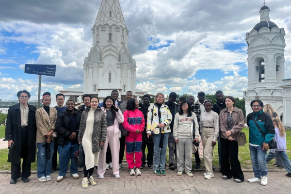 Excursion Project “Walks Around Moscow”