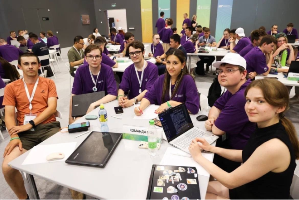 Members of the Student Scientific Society at the 6th International Oil and Gas Youth Forum